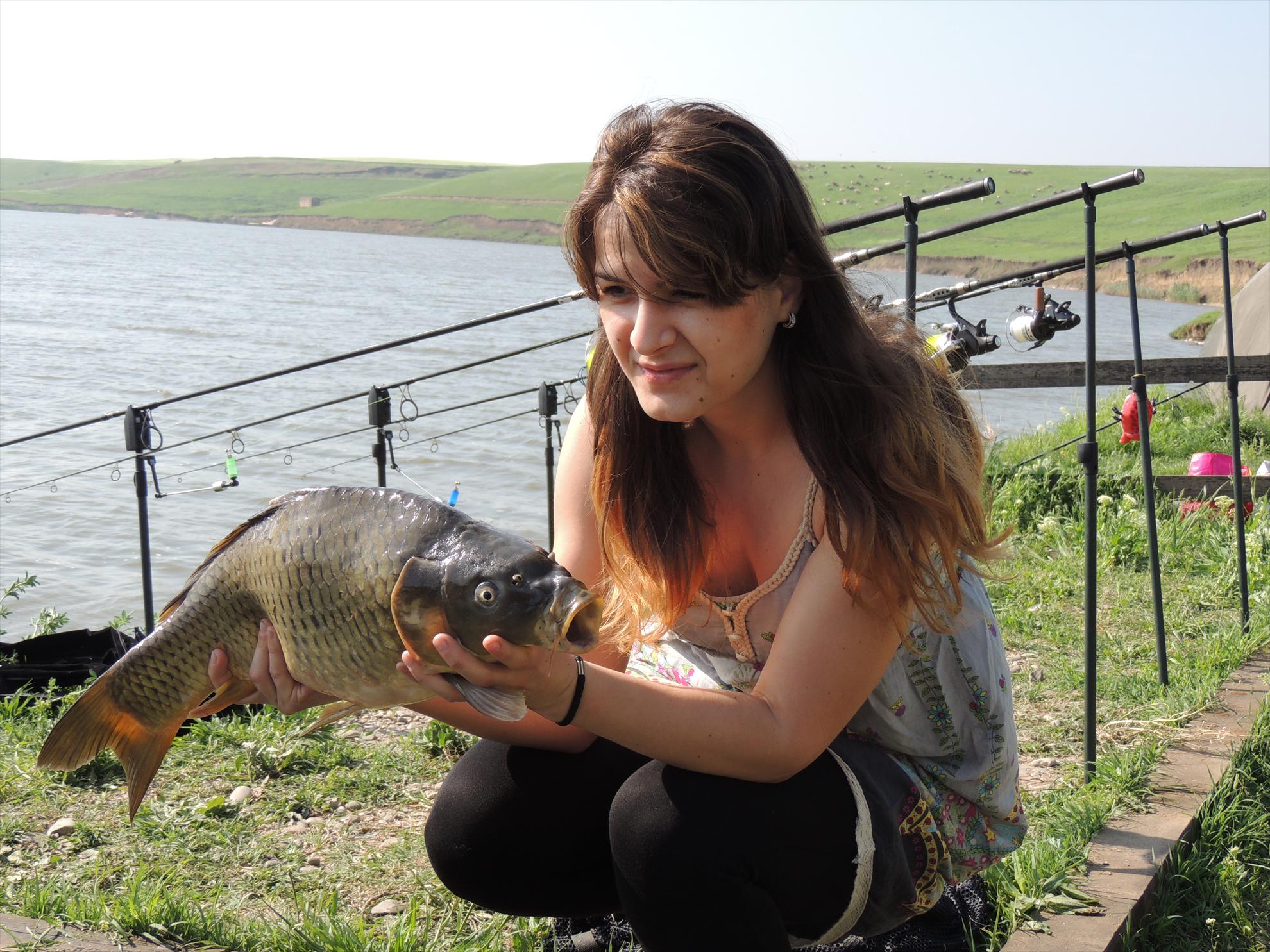 Sulimanu 1 - 3 mai. - Inca un crap pescuit de fete